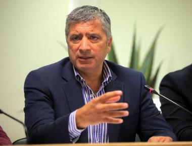 Το βαρύ ζεϊμπέκικο του Γιώργου Πατούλη (βίντεο)